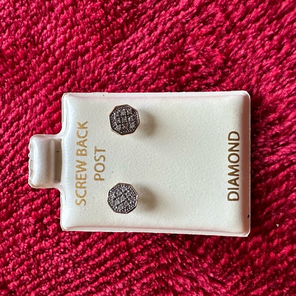 10K yellow gold Diamond earrings Screw on back piece